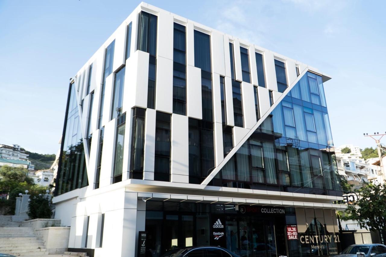 Center Hotel Sarandë Eksteriør billede