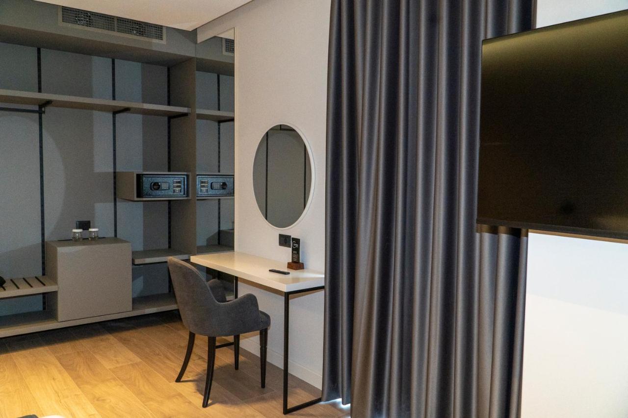 Center Hotel Sarandë Eksteriør billede